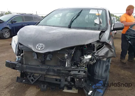 2017 Toyota Sienna Xle 8 Passenger из США, поврежденный, VIN 5TDYZ3DC2HS817588